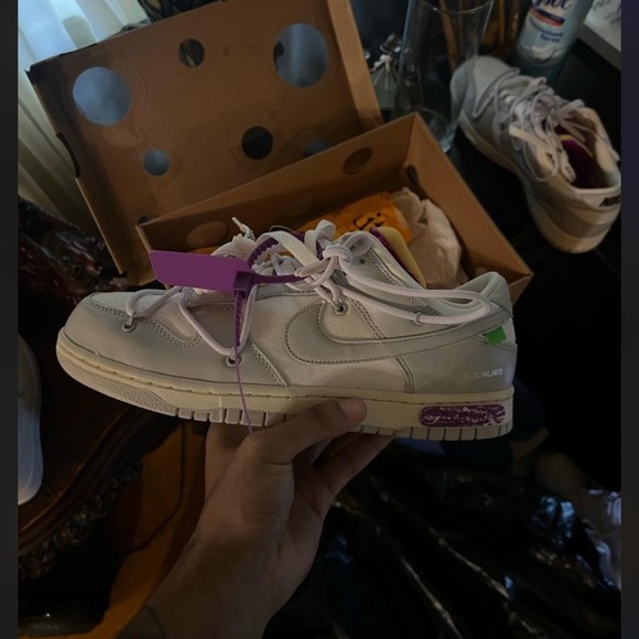 OFF WHITES Price - Picture 5 of 7